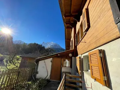 Das Gebäude in dem sich die Ferienwohnung befindet