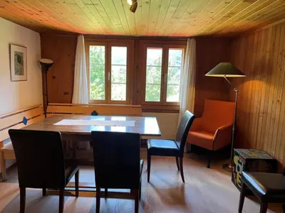 Ein Sitzbereich in der Unterkunft Holiday Home Chalet Alpen Lotus by Interhome