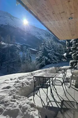 Ein allgemeiner Bergblick oder ein Berglick von der Ferienwohnung aus