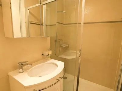 Ein Badezimmer in der Unterkunft Apartment Haus Cristal by Interhome