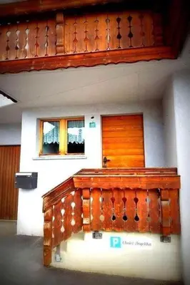 Ein Balkon oder eine Terrasse in der Unterkunft Holiday Home Chalet Angelika by Interhome