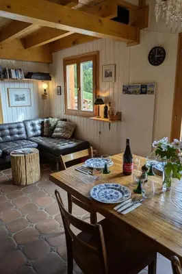 Ein Sitzbereich in der Unterkunft Holiday Home Chalet Le Griffon by Interhome