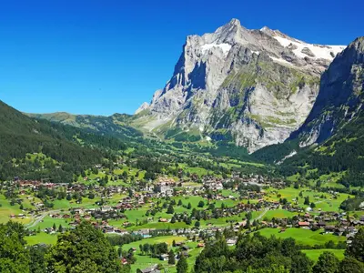 Ein allgemeiner Bergblick oder ein Berglick von der Ferienwohnung aus
