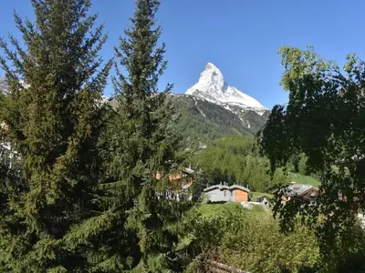 Ein allgemeiner Bergblick oder ein Berglick von der Ferienwohnung aus