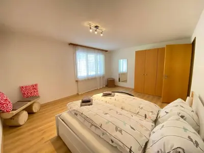 Ein Bett oder Betten in einem Zimmer der Unterkunft Apartment Rothornstrasse 21 by Interhome