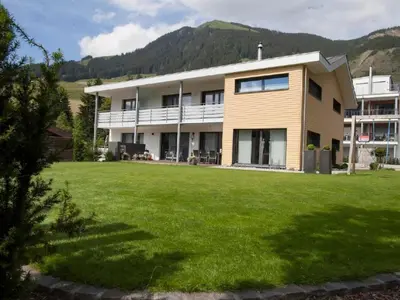 Ein allgemeiner Bergblick oder ein Berglick von der Ferienwohnung aus