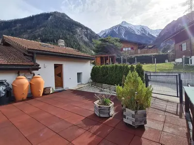Ein allgemeiner Bergblick oder ein Berglick von der Ferienwohnung aus