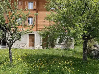 Ein Garten an der Unterkunft Apartment Haus Elsenmatte by Interhome