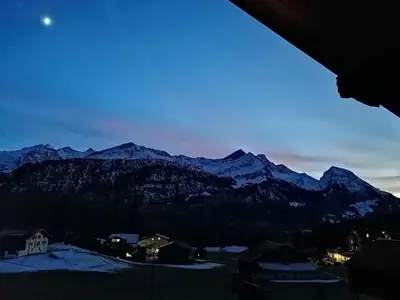 Ein allgemeiner Bergblick oder ein Berglick von der Ferienwohnung aus