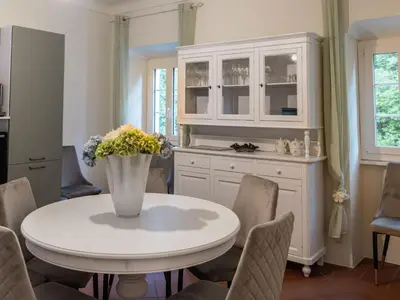 Küche/Küchenzeile in der Unterkunft Holiday Home Palazzo Branca mit Blick auf den See- by Interhome