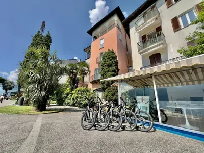 Radfahren an der Unterkunft Holiday Home Palazzo Branca mit Blick auf den See- by Interhome oder in der Nähe