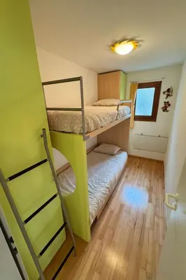 Ein Bett oder Betten in einem Zimmer der Unterkunft Apartment Walserwohnung by Interhome