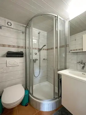 Ein Badezimmer in der Unterkunft Chalet apartment with Mountain View