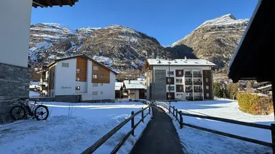 Ein allgemeiner Bergblick oder ein Berglick von der Ferienwohnung aus