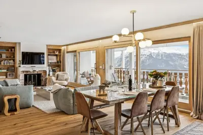 Ein allgemeiner Bergblick oder ein Berglick von der Ferienwohnung aus