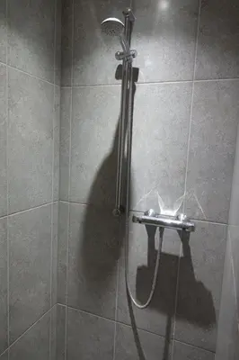 Ein Badezimmer in der Unterkunft Chalet Isabella - 17 couchages en montagne