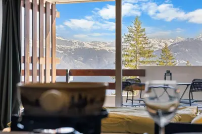 Ein allgemeiner Bergblick oder ein Berglick von der Ferienwohnung aus