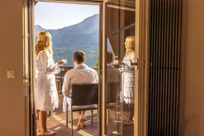 Ein allgemeiner Bergblick oder ein Berglick von des Chalets aus
