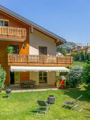 Ein Garten an der Unterkunft Alpine Retreat