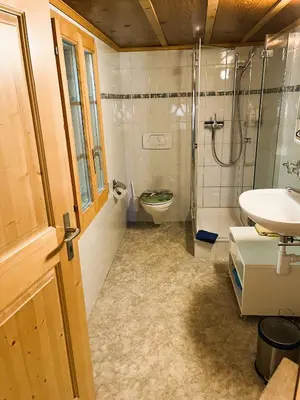 Ein Badezimmer in der Unterkunft BnB Haus Itten