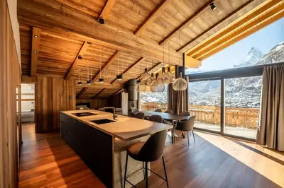 Ein allgemeiner Bergblick oder ein Berglick von der Ferienwohnung aus