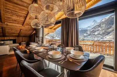 Ein allgemeiner Bergblick oder ein Berglick von der Ferienwohnung aus