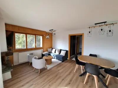 Ein Sitzbereich in der Unterkunft The Edelweiss - Cozy apartment in Anzère