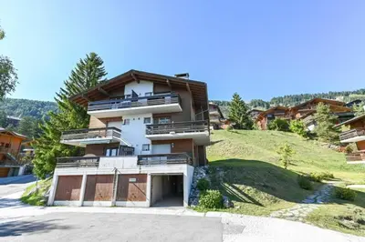 Ein allgemeiner Bergblick oder ein Berglick von der Ferienwohnung aus