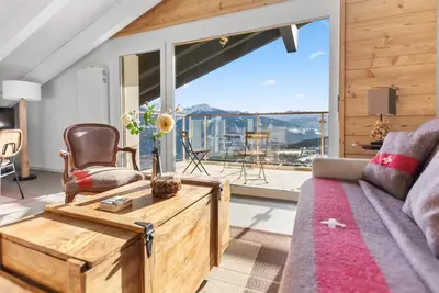 Ein allgemeiner Bergblick oder ein Berglick von der Ferienwohnung aus