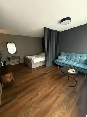 Ein Sitzbereich in der Unterkunft Moderne Wohnung mit Bergblick und nahe Thunersee