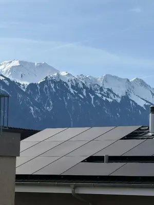 Ein allgemeiner Bergblick oder ein Berglick von der Ferienwohnung aus