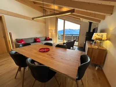 Ein Sitzbereich in der Unterkunft New apartment with view