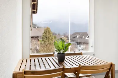 Ein allgemeiner Bergblick oder ein Berglick von der Ferienwohnung aus