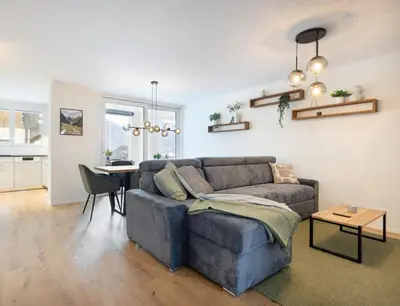Ein Sitzbereich in der Unterkunft Spacious & Modern Apt - Balcony & Parking