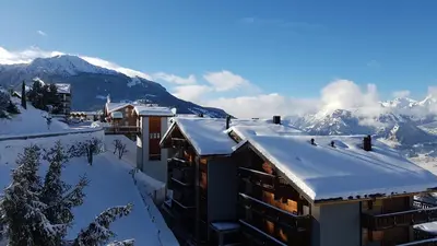 Ein allgemeiner Bergblick oder ein Berglick von der Ferienwohnung aus