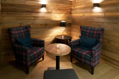 Ein Sitzbereich in der Unterkunft Amber Ski-in/out Hotel & Spa