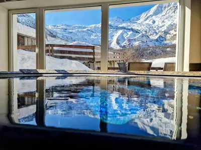 Ein allgemeiner Bergblick oder ein Berglick von des Hotels aus