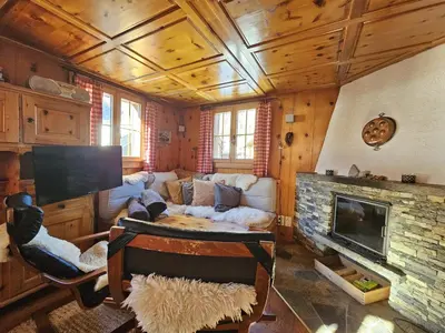 Ein Sitzbereich in der Unterkunft Chalet Le Camée