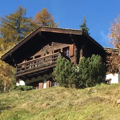 Das Gebäude in dem sich das Chalet befindet