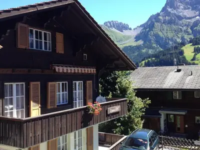 Ein allgemeiner Bergblick oder ein Berglick von der Ferienwohnung aus