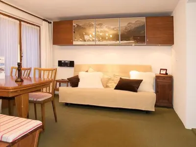 Ein Sitzbereich in der Unterkunft Apartment Pony 4-Bettwohnung by Interhome