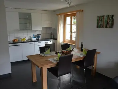 Küche/Küchenzeile in der Unterkunft Apartment Bijou Eggetli by Interhome