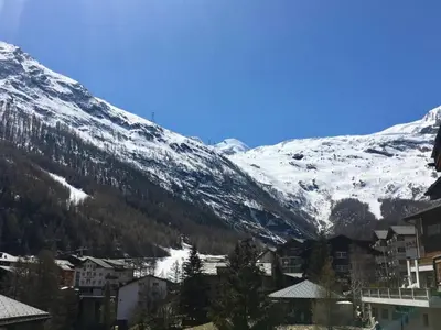 Ein allgemeiner Bergblick oder ein Berglick von der Ferienwohnung aus