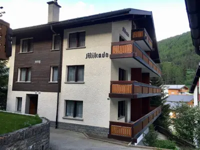 Das Gebäude in dem sich die Ferienwohnung befindet