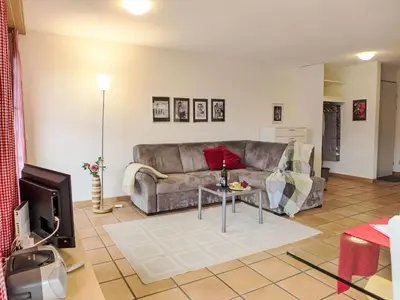 Ein Sitzbereich in der Unterkunft Apartment Berg-Seeblick by Interhome
