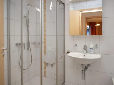 Ein Badezimmer in der Unterkunft Apartment Bella Vista Apt- No- 10 by Interhome