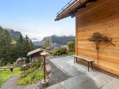 Ein allgemeiner Bergblick oder ein Berglick von des Chalets aus