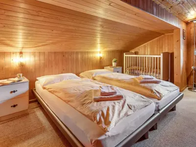 Ein Bett oder Betten in einem Zimmer der Unterkunft Apartment Eigersonne by Interhome