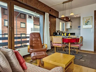 Ein Sitzbereich in der Unterkunft Apartment App- 20A Ramuge by Interhome
