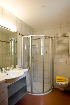 Ein Badezimmer in der Unterkunft Apartment A31 by Interhome